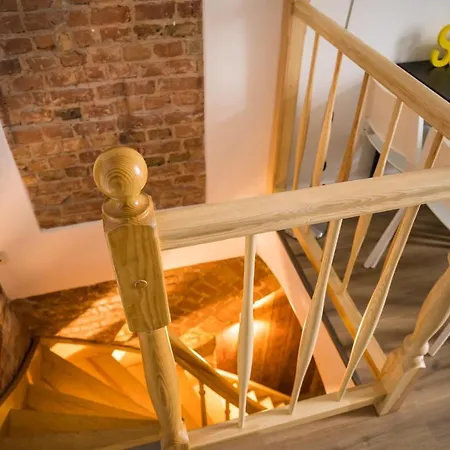 Spacious In Mitte For 6