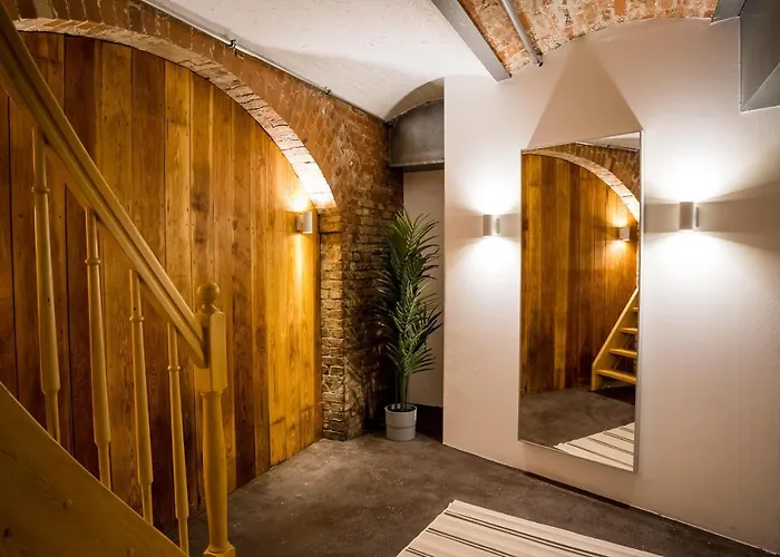 Spacious In Mitte For 6 Berlino