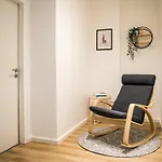 Spacious In Mitte For 6 Berlim