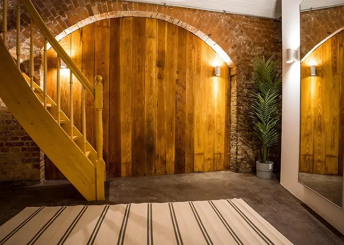 Spacious In Mitte For 6 * برلين