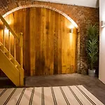 Spacious In Mitte For 6 * Βερολίνο