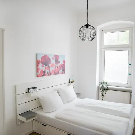 Spacious In Mitte For 6 ברלין