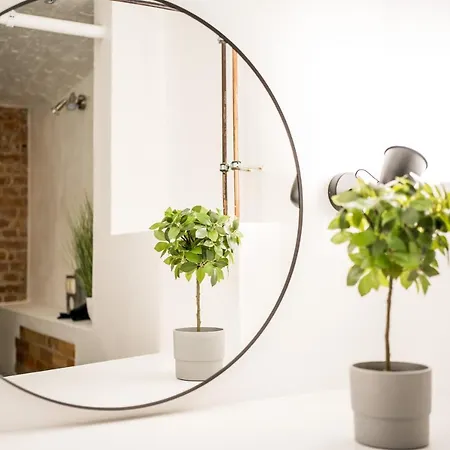 Spacious In Mitte For 6 ברלין