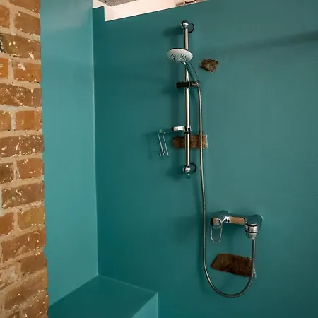 Spacious In Mitte For 6