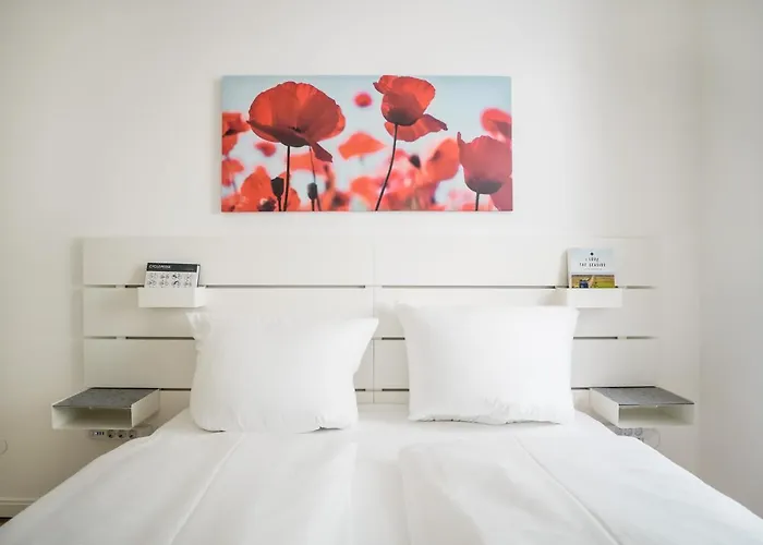 Spacious In Mitte For 6